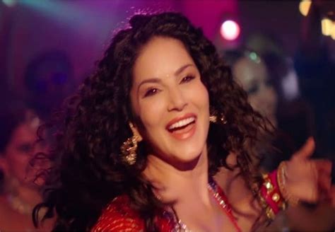 sunny leone bengali bf video|Sunny Leone’s sizzling Bengali dance number 'Dushtu Polapain’ .